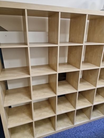 shelving unit