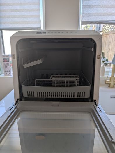 Table top dishwasher