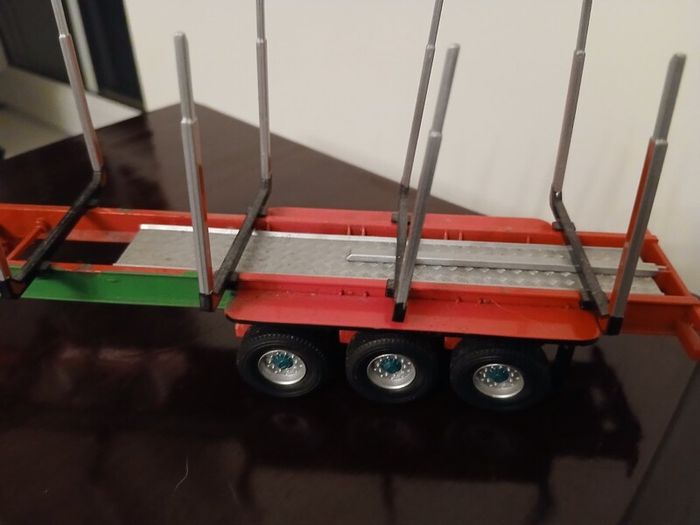 Corgi 1/50 scale truck and trailer