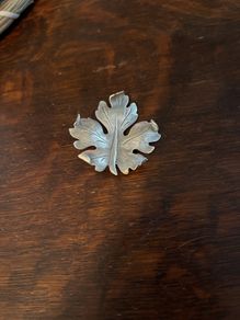 Retro silver leaf brooch