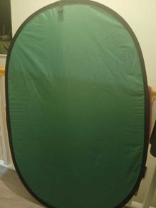 Collapsible green and blue chroma screen