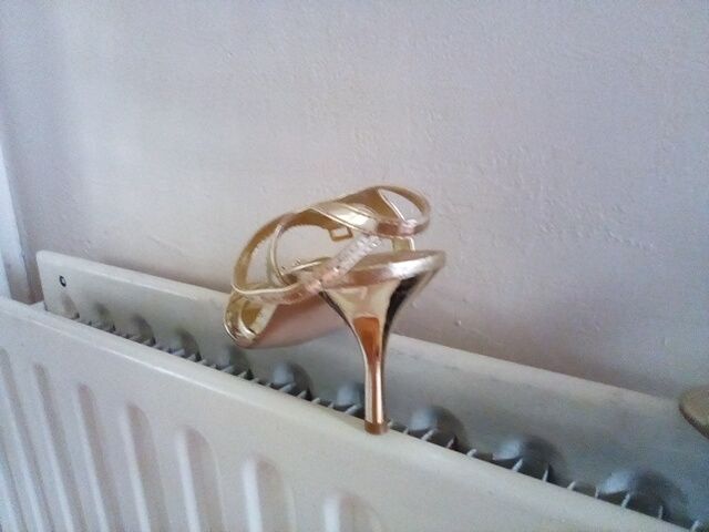 Gold strappy sandals/ shoes . Ideal for a wedding or night out . Size 6.In box