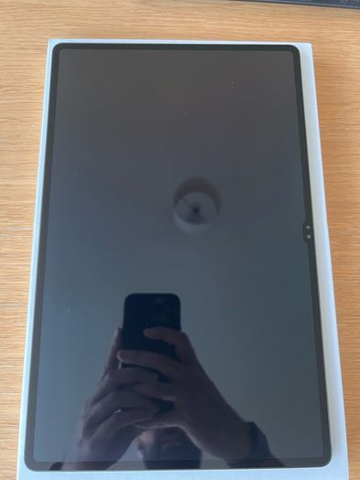 Samsung Tab S8 Ultra + Case and Keyboard