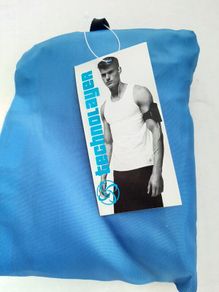 New Bag 45L can be worn on arm tag attached