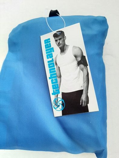 New Bag 45L can be worn on arm tag attached