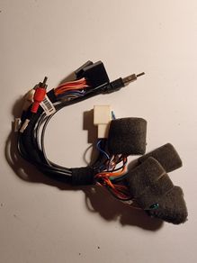 Toyota auris stereo wiring loom.