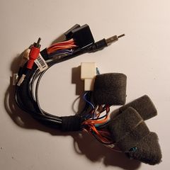 Toyota auris stereo wiring loom.