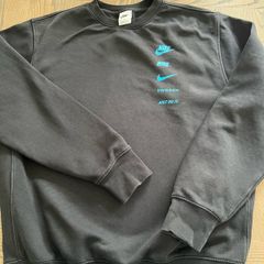 nike sweatshirt