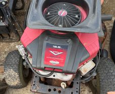 Ride on lawnmower engine