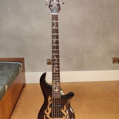 Traben Phoenix 5-String Bass + Original Traben Hard Case