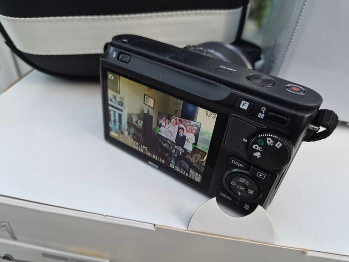 Nikon 1  J2 Mirrorless Camera