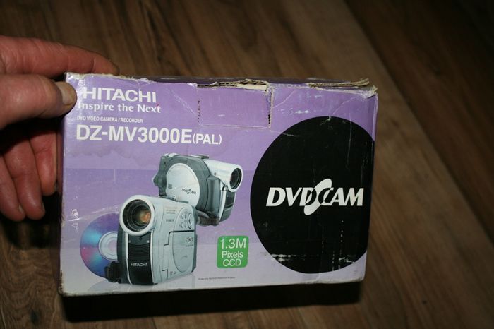 Hitachi DZ-MV3000E PAL DVD and DS  Video Camcorder 10x Optical Zoom 240x Digital Tested & Working.