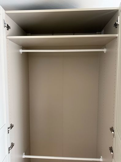 Standing wardrobe/closet