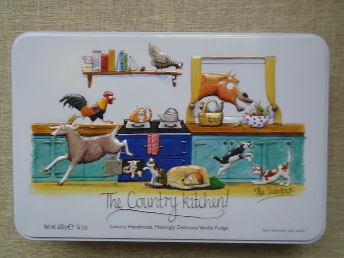 Novelty tin box, Tin box, Storage box