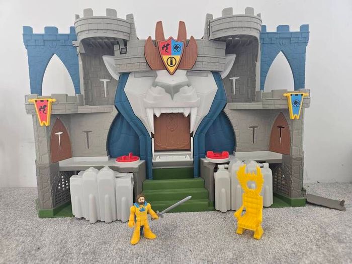 Lions kingdom castle playset