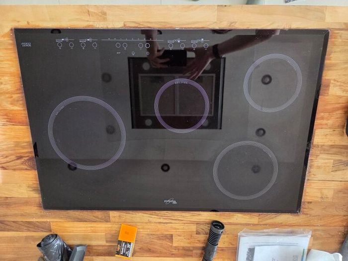 Whirlpool 4 Zone Induction Hob