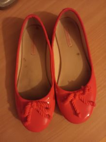 Girl's shoes, size 3