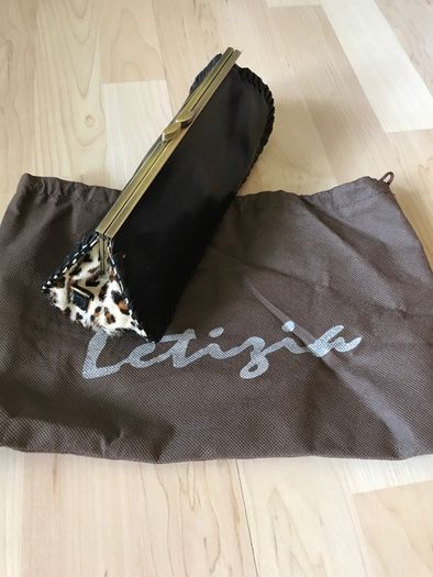 Black clutch