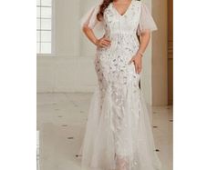 Stunning White Dress with Silver Threads size 18