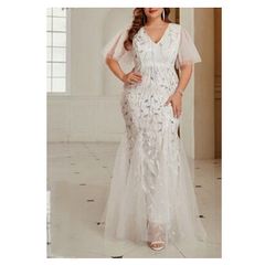 Stunning White Dress with Silver Threads size 18