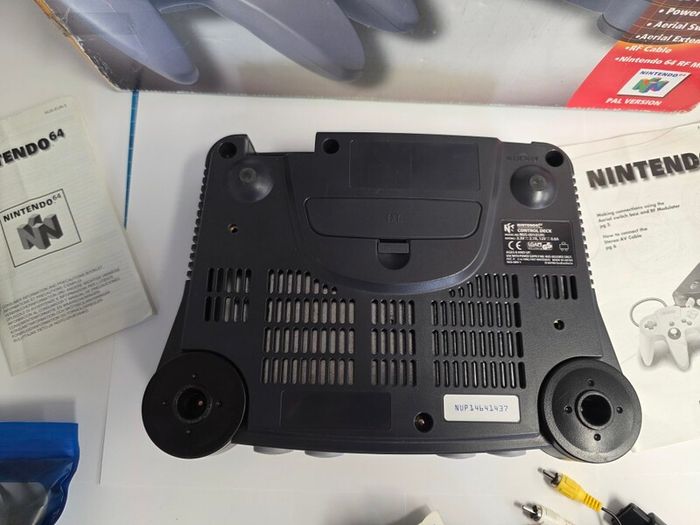 Nintendo 64 Boxed Console + Game