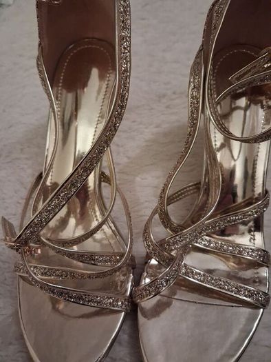 Ladies sandles REDUCED  As need space