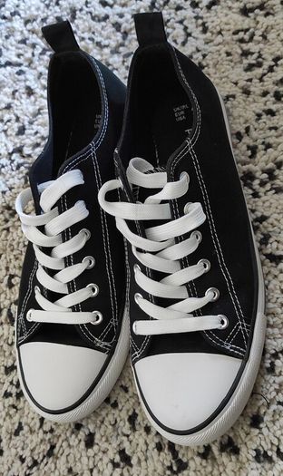 sneakers 8.