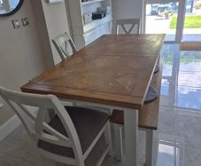 RICHMOND Dining table and chairs