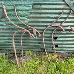 Set of 4 old trap springs