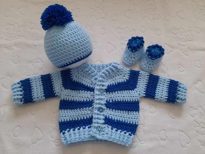 Handmade baby cardy set newborn size