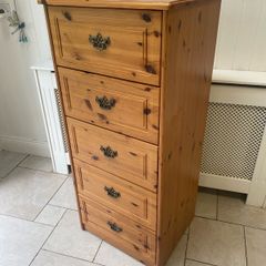 Chest of drawers in country pine . Immaculate condition
