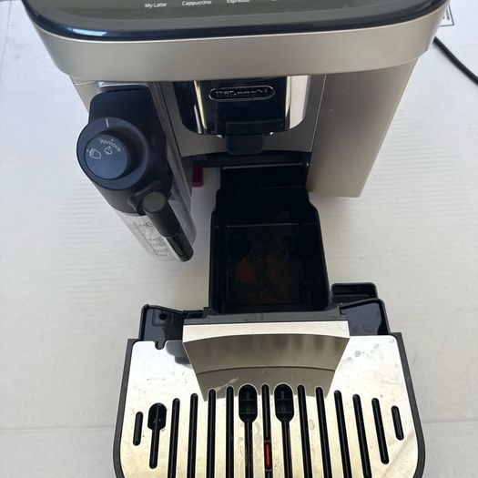 De'Longhi Bean to Cup Coffee Machine Magnifica Evo