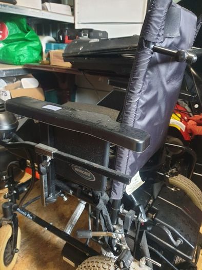 electric wheelchair