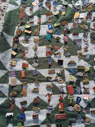 900 Vintage Enamel Pin Badges(rrp 1800-2500 euro)