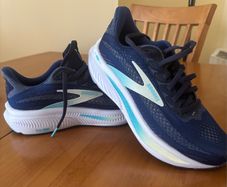 Brooks Ladies Trainers