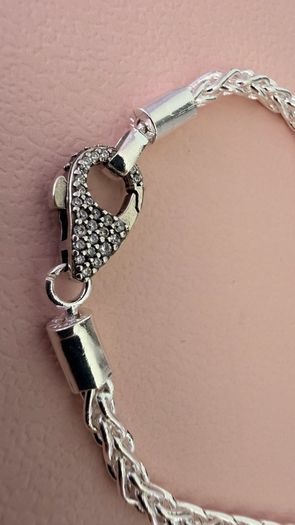 pandora bracelet and heart charm