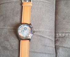 men watch