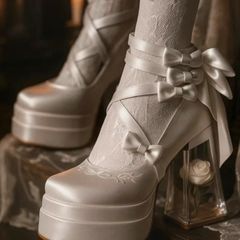 White Shoes with Rose in Glass Heels Size 4
