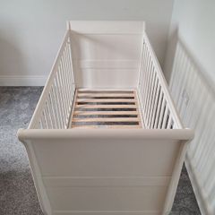 Mamas and Pappas Cot Bed