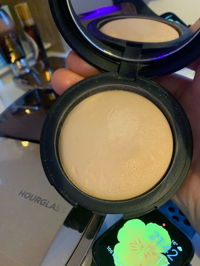 Champagne Powder Highlighter