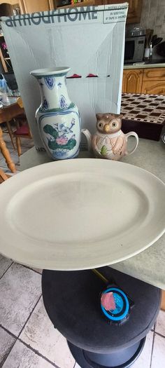 2 Items O Pottery  1- Large Platter 19.00 Euro. 40 X 31 Cm. 2-vintage Chinese Vase, 1960s 32.00