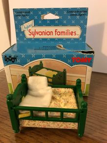 Rare Vintage Sylvanian Families Green Baby Cot