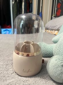 make up brush holder