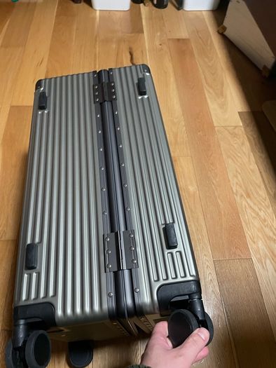 travel suitcase - super lightweight