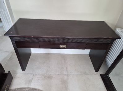 dressing table