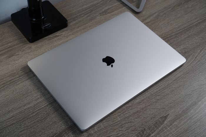 MacBook Pro 16" 2019 32GB | i7-9750H | 512GB | Radeon Pro 5300M 4GB