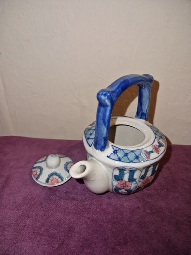 Vintage Asian teapot