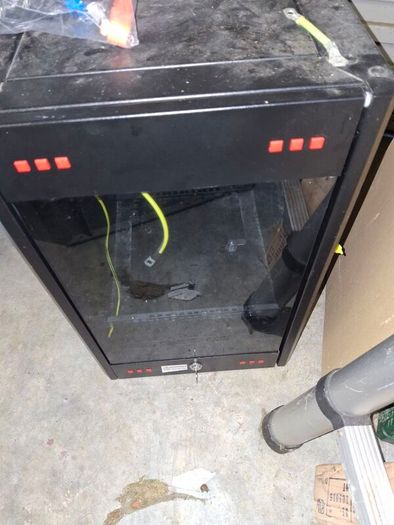 Pylontech 2.4Kw battery and cabinet