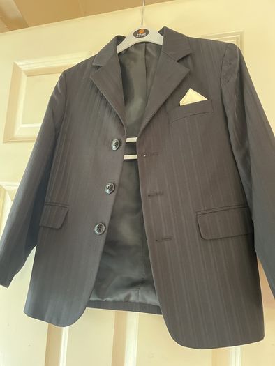 Communion jacket,waistcoat and tie age 7 to 8 yrs