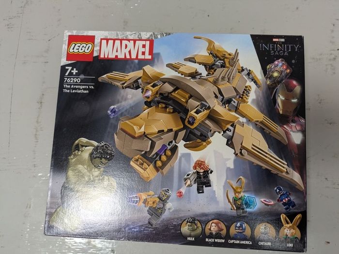 76290 avengers Vs the leviathan